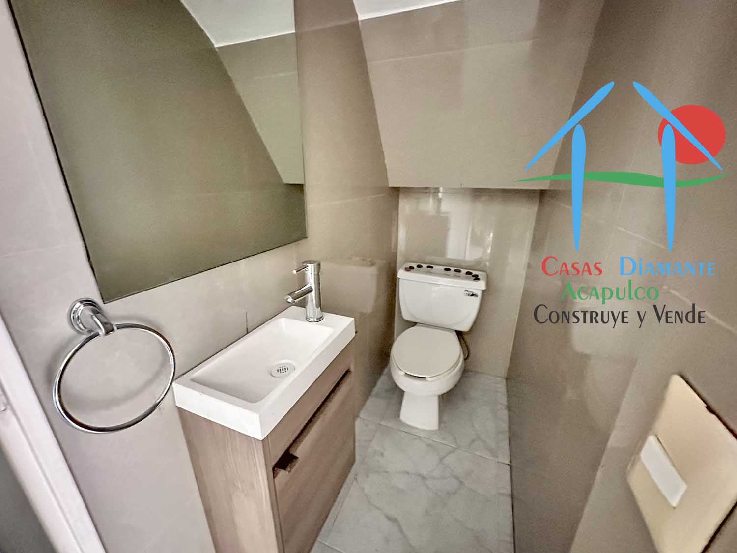 Residencial Diamante E 20 - Baño de visitas 1